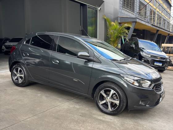CHEVROLET ONIX 1.4 MPFI LTZ 8V FLEX 4P AUTOMÁTICO CHEVROLET ONIX 1.4 MPFI LTZ 8V FLEX 4P AUTOMÁTICO